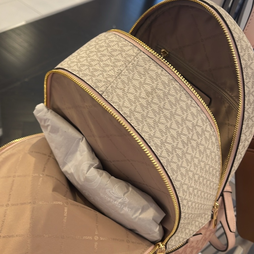 MICHAEL KORS Rhea Medm Zip Color-Block Signature Logo Backpack
PWD BLSH MLT
NWT - Picture 7 of 16
